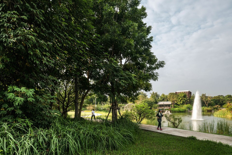 泰國(guó)：高速路旁的鄉(xiāng)土風(fēng)格開(kāi)放型城市公園