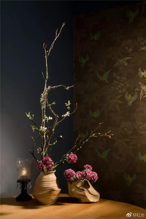 茶道，缺少插花不成雅致
